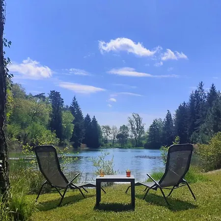 Holiday home Gite Nature Detente Peche Baignade Dans Lac Prive Saint-Martin-des-Combes (Dordogne)